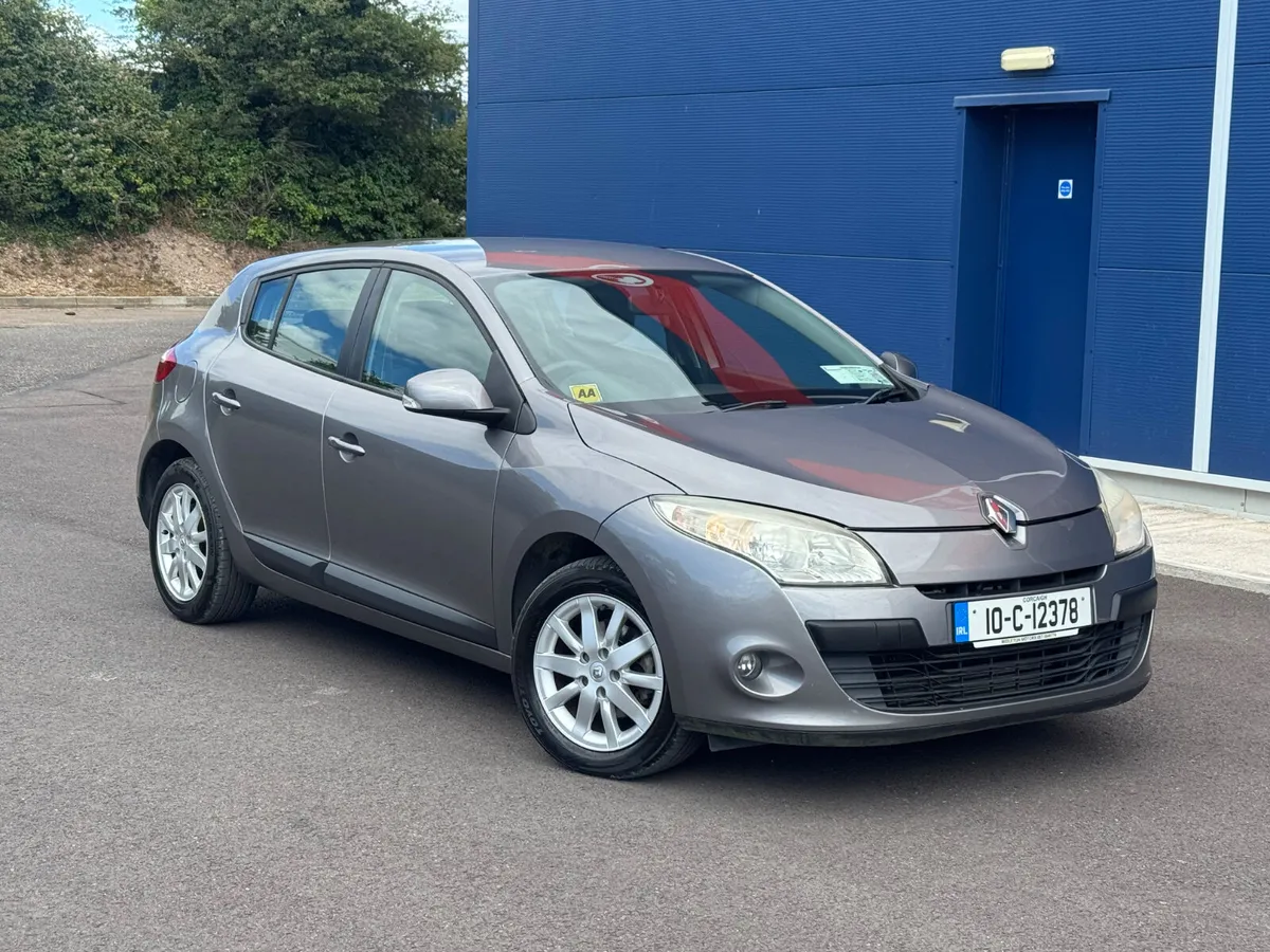 Renault Megane 2010 Tiny mileage - Image 2