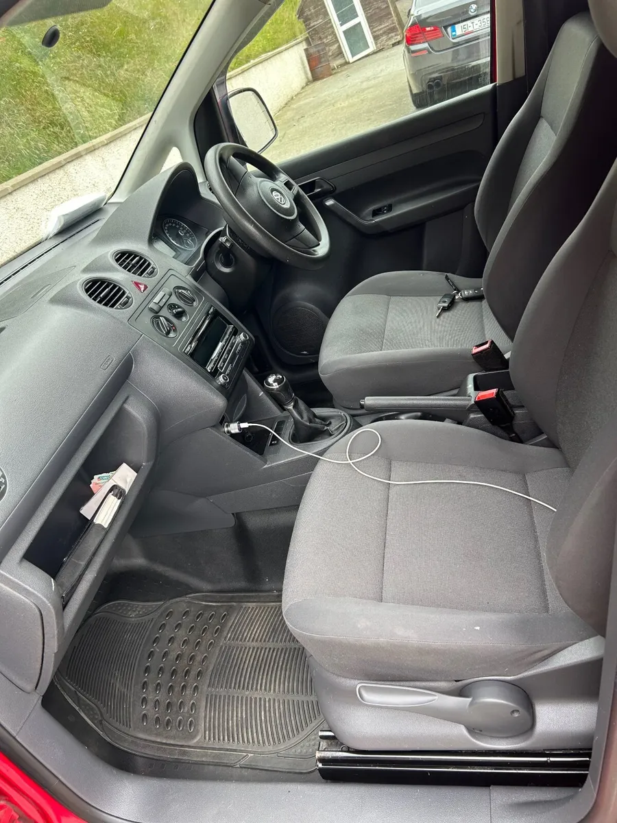 2014 Volkswagen Caddy 1.6 doe feb 2026 - Image 4