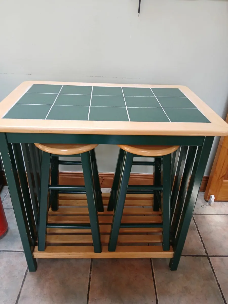 Bistro Table and 2 stools - Image 1