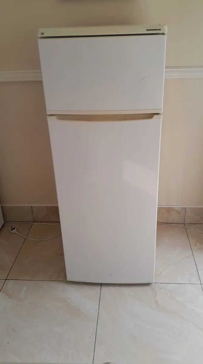 fridge freezer €80 - Image 1
