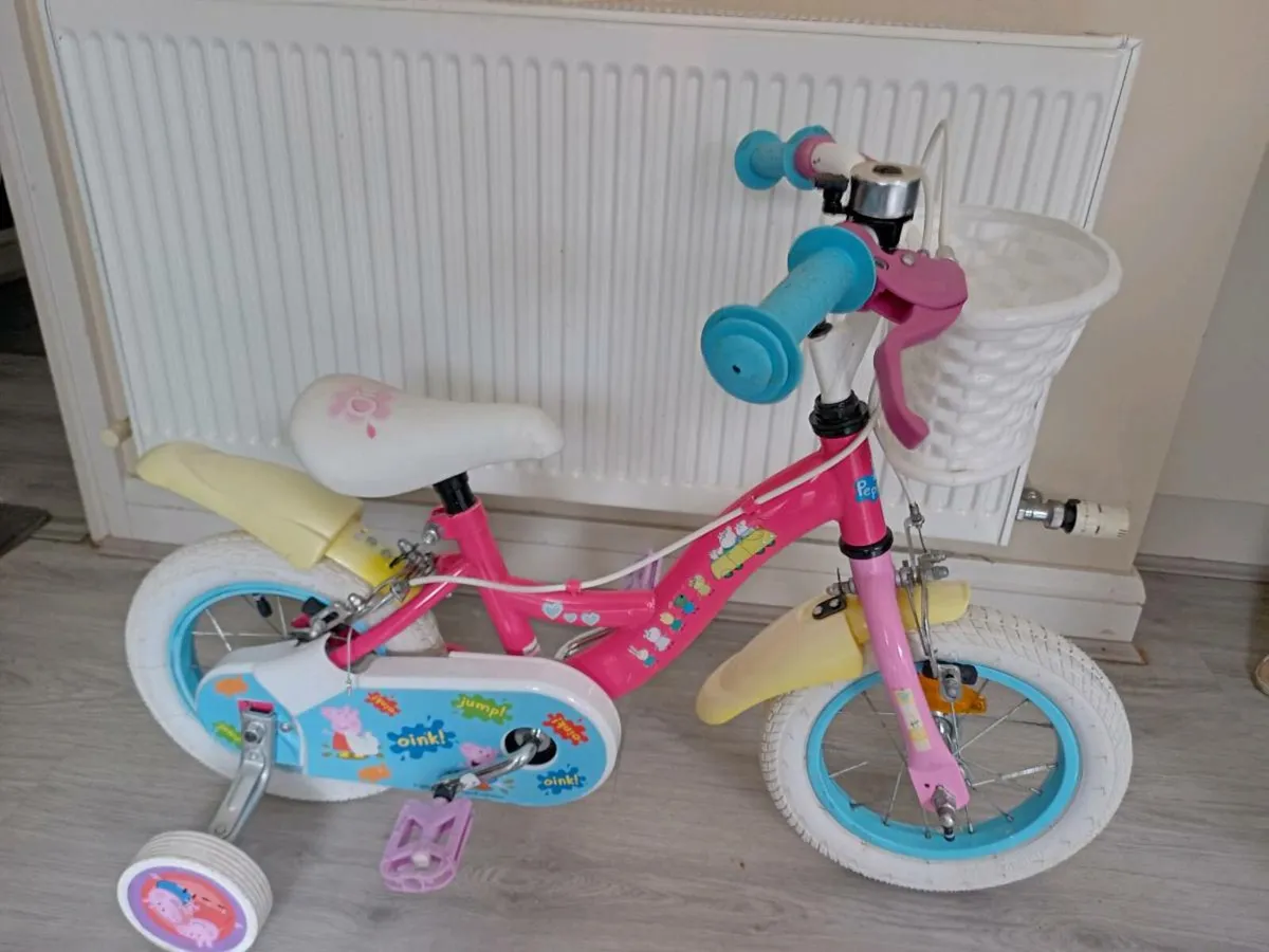 Kids pepper pig bike size 12 inch wheels. - Image 1