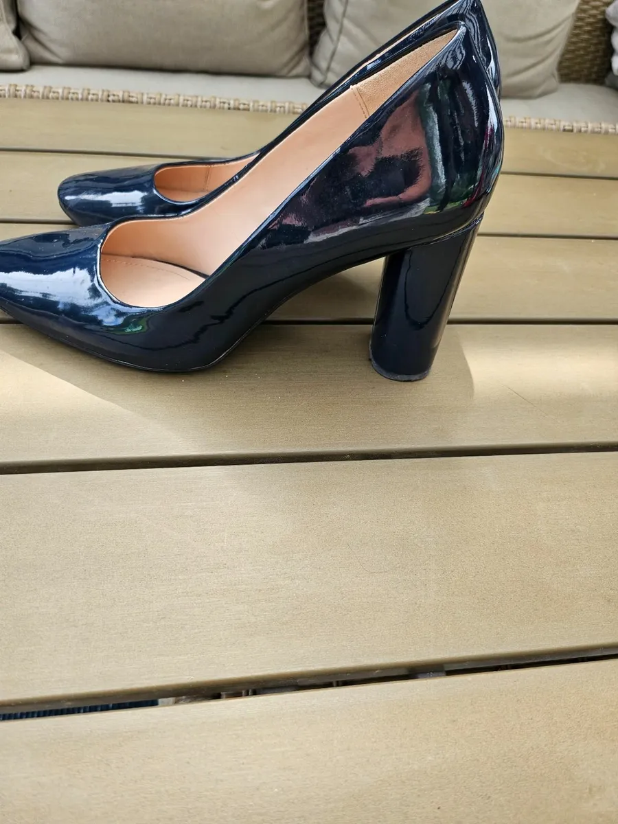 Shouse - Image 1