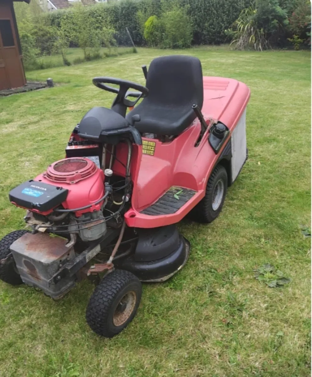 Ride on lawnmower - Image 2