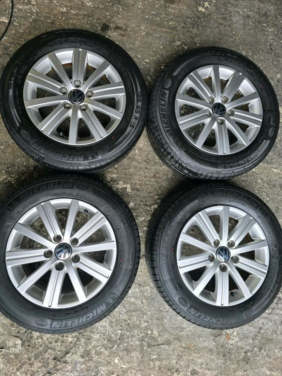 I Am Selling Alloy Wheels Volkswagen 195 /65/15 - Image 1