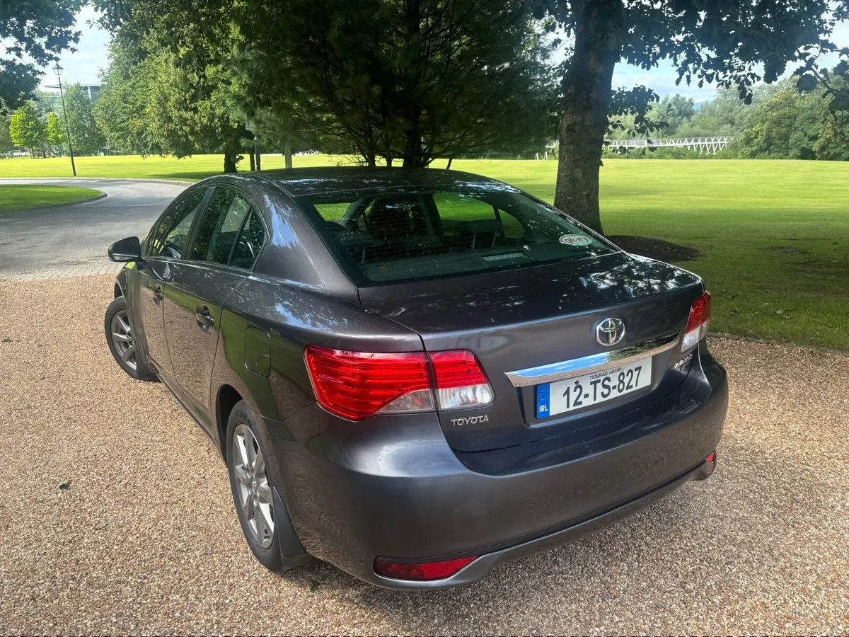 2012 Toyota Avensis 2.0 D4d 126 bhp high spec - Image 4
