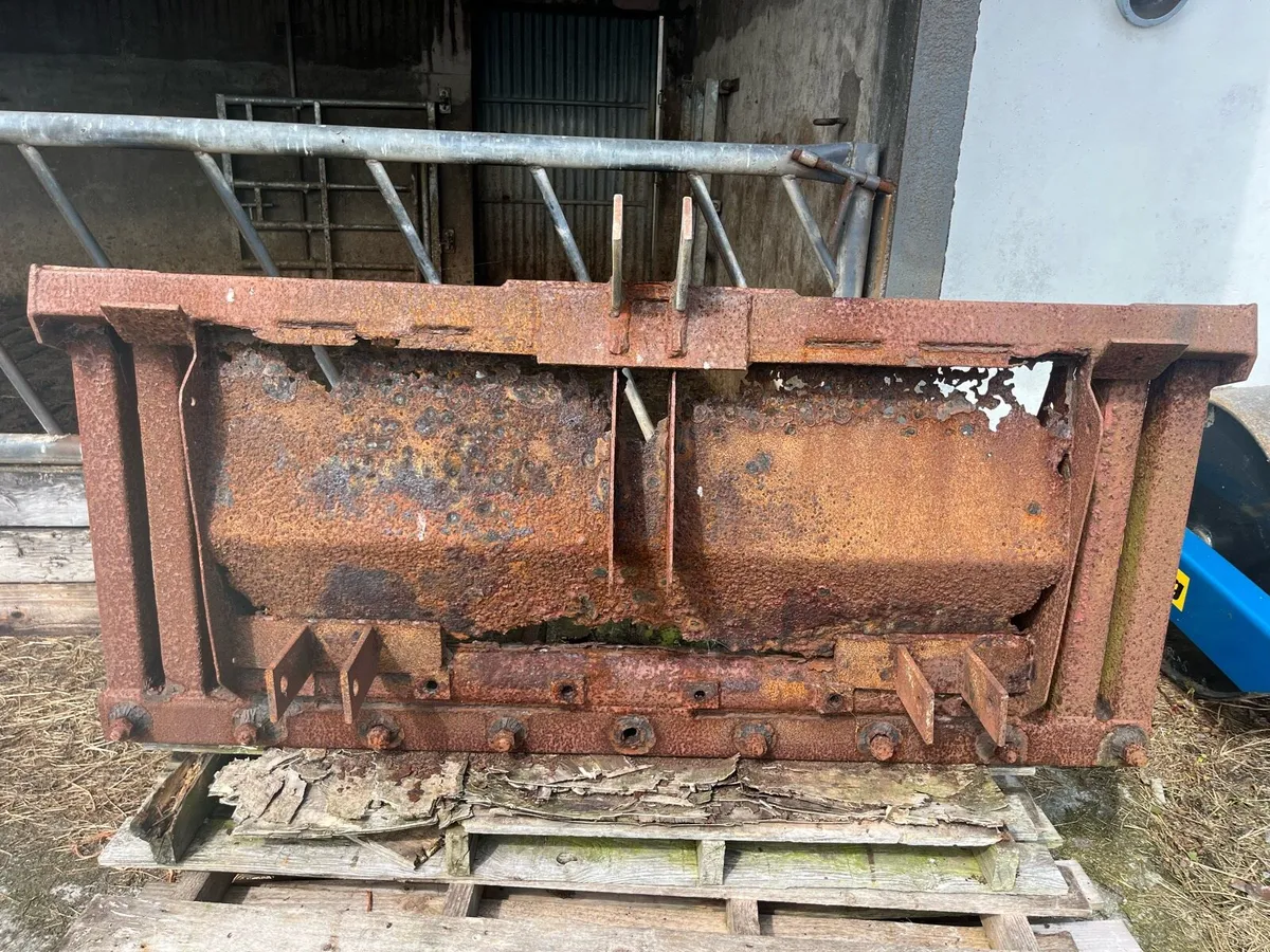 Bale Spike, Fork, Feeder and Creels - Image 4