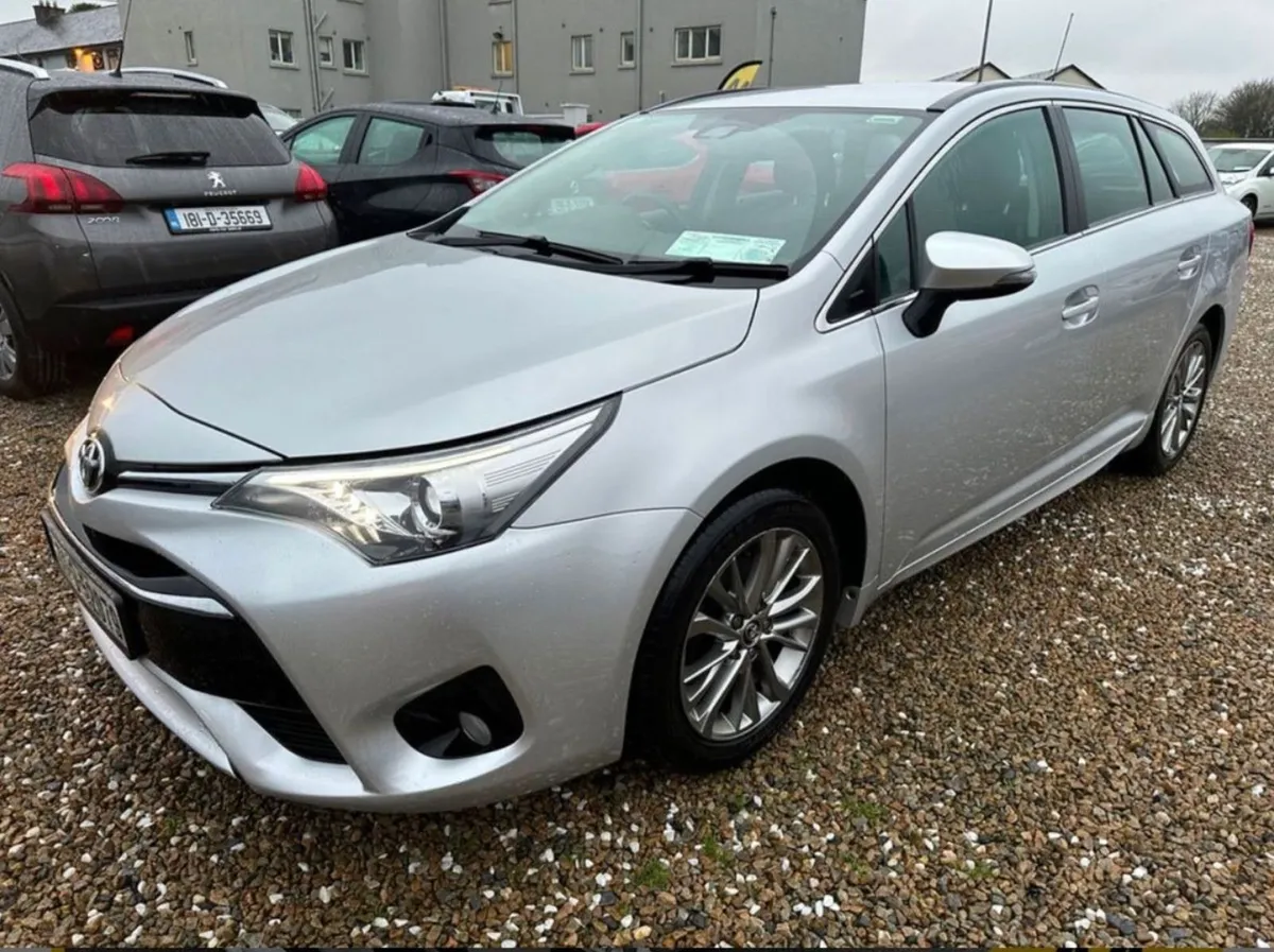 Toyota Avensis 2017 Estate Business Edition - Image 2