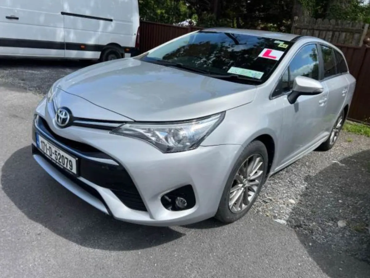 Toyota Avensis 2017 Estate Business Edition - Image 3