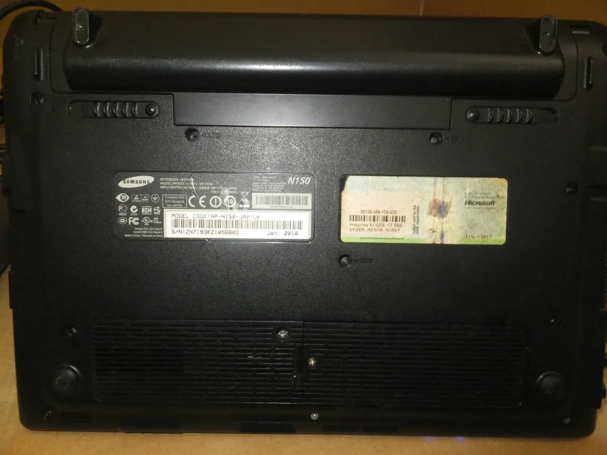Samsung NP-150 mini laptop - Image 4