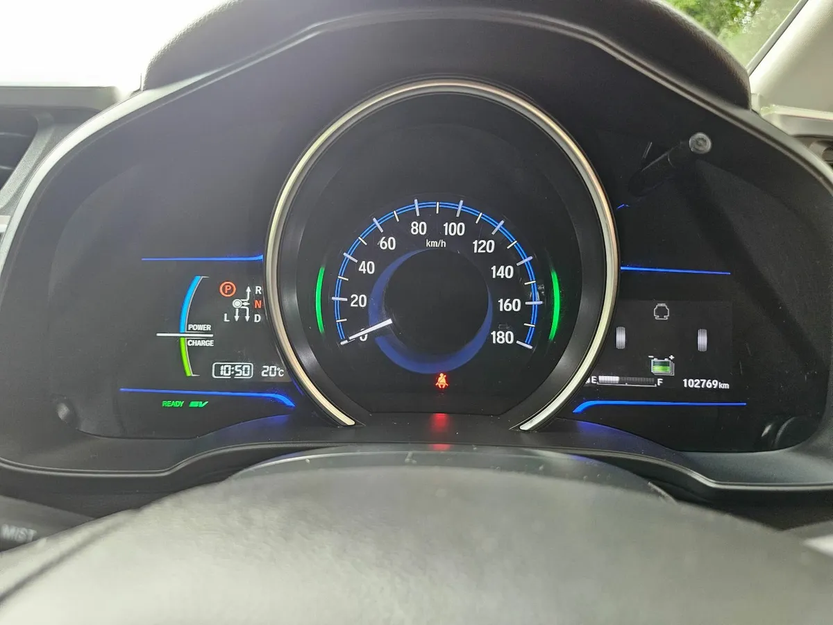 HONDA FIT HYBRID 1.5 PETROL AUTOMATIC 2017 - Image 2