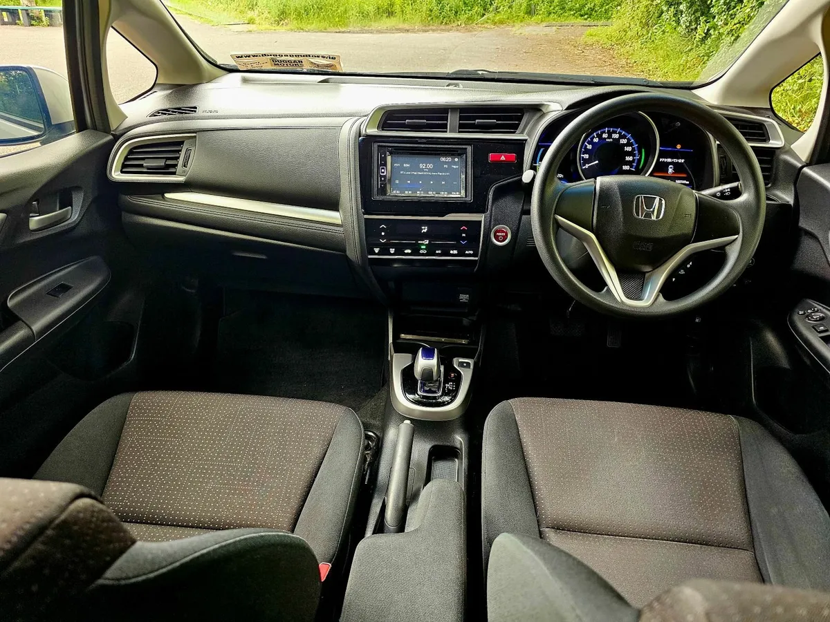HONDA FIT HYBRID 1.5 PETROL AUTOMATIC 2017 - Image 4