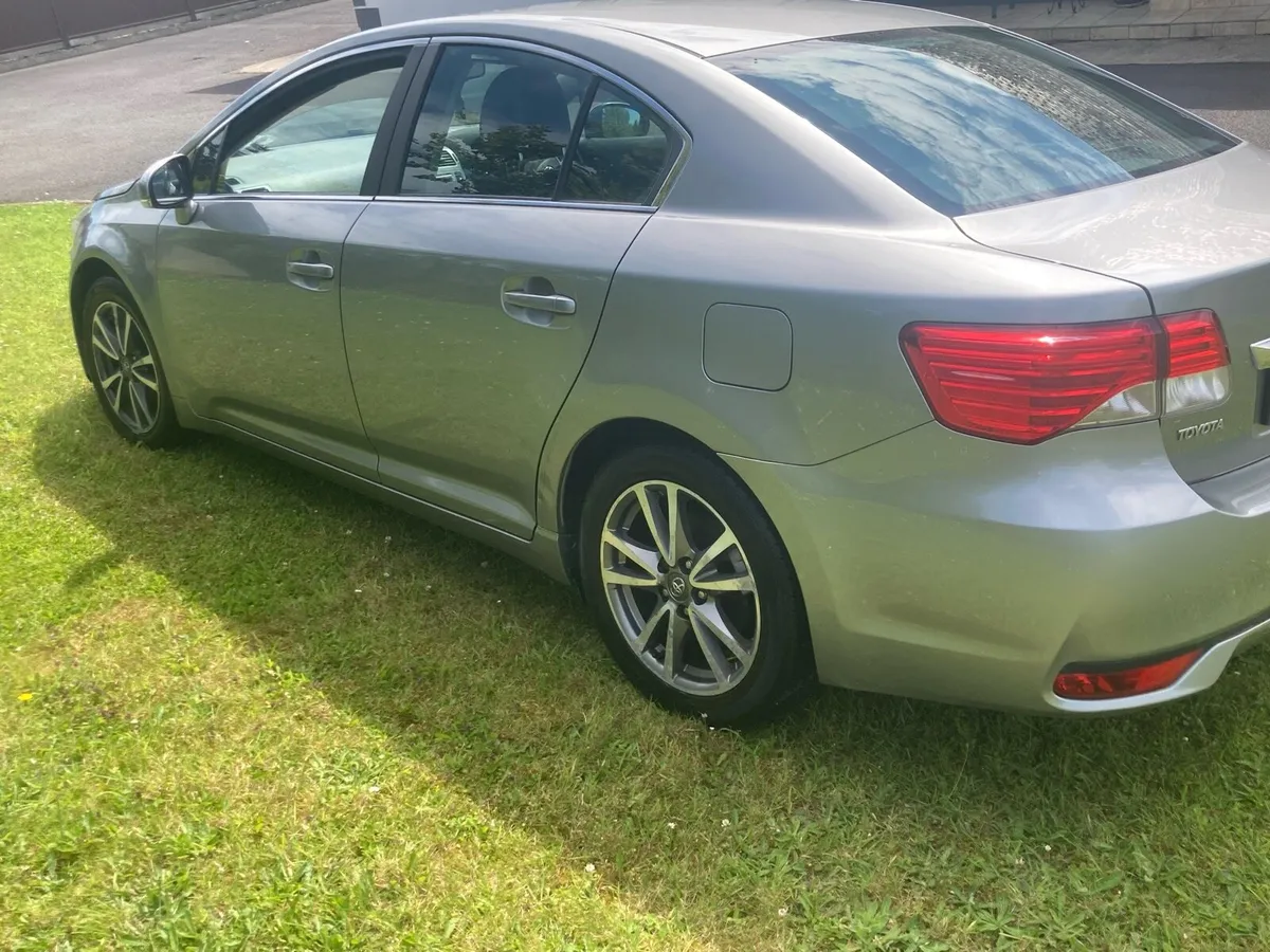 Toyota Avensis - Image 4