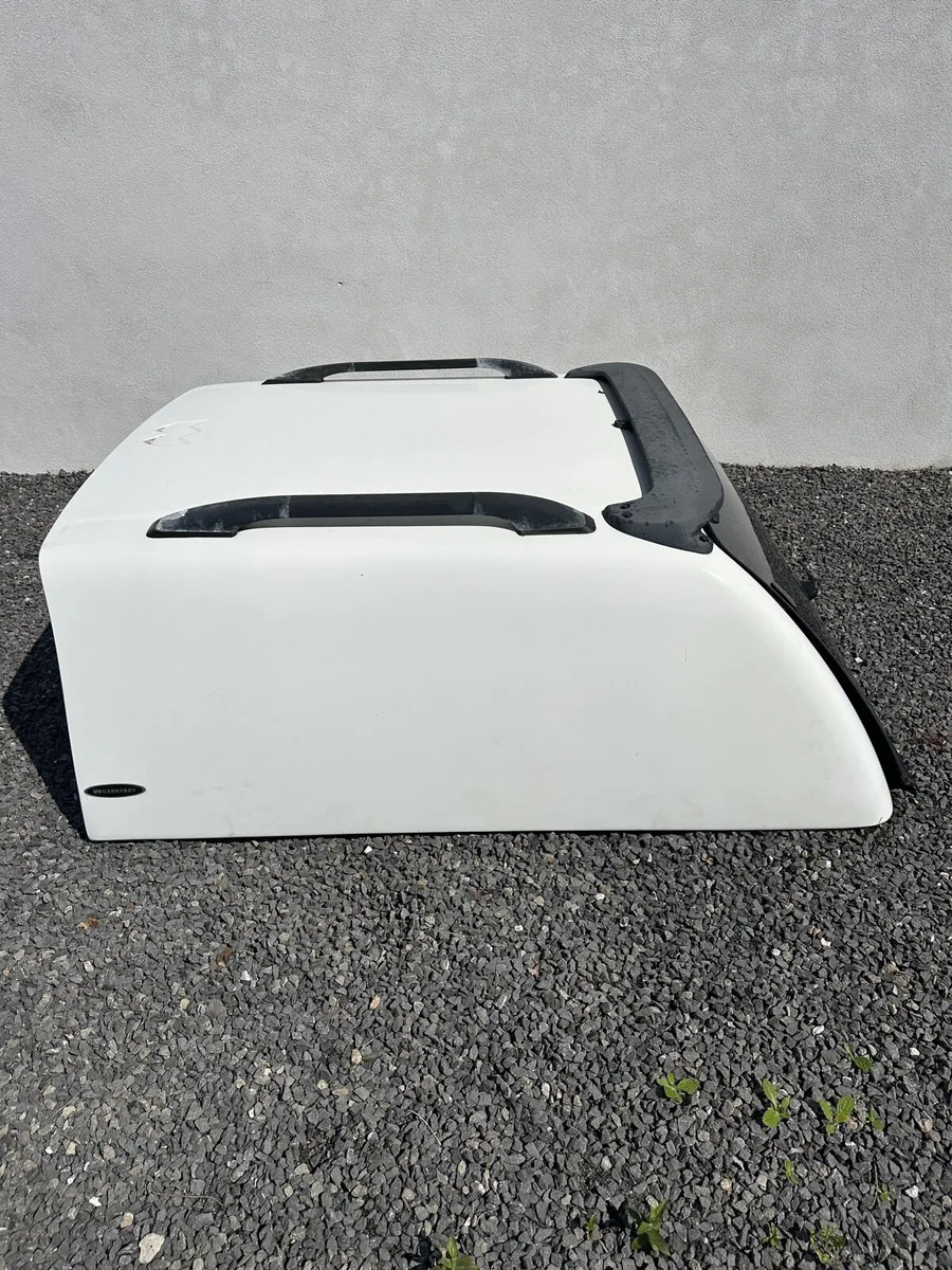 2016 Toyota hilux canopy - Image 1