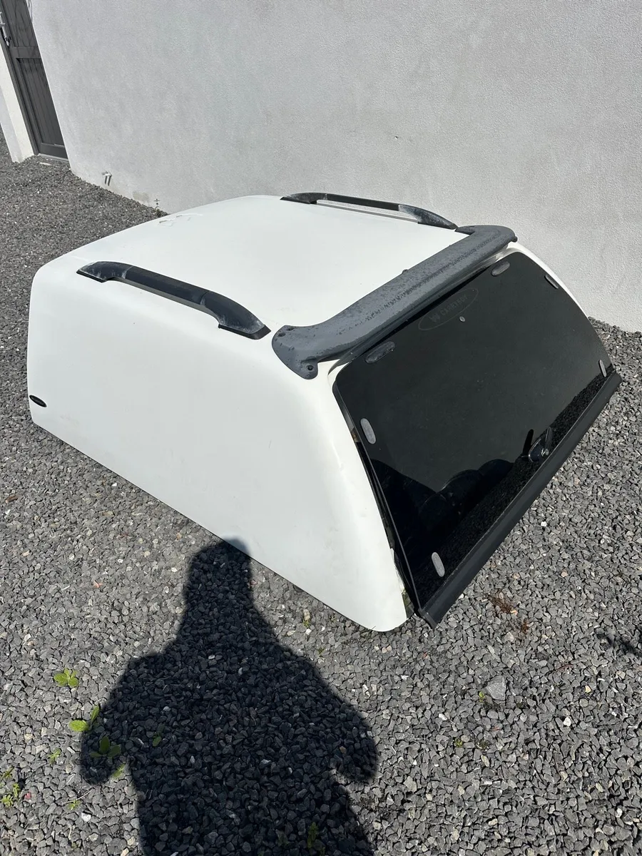 2016 Toyota hilux canopy - Image 4