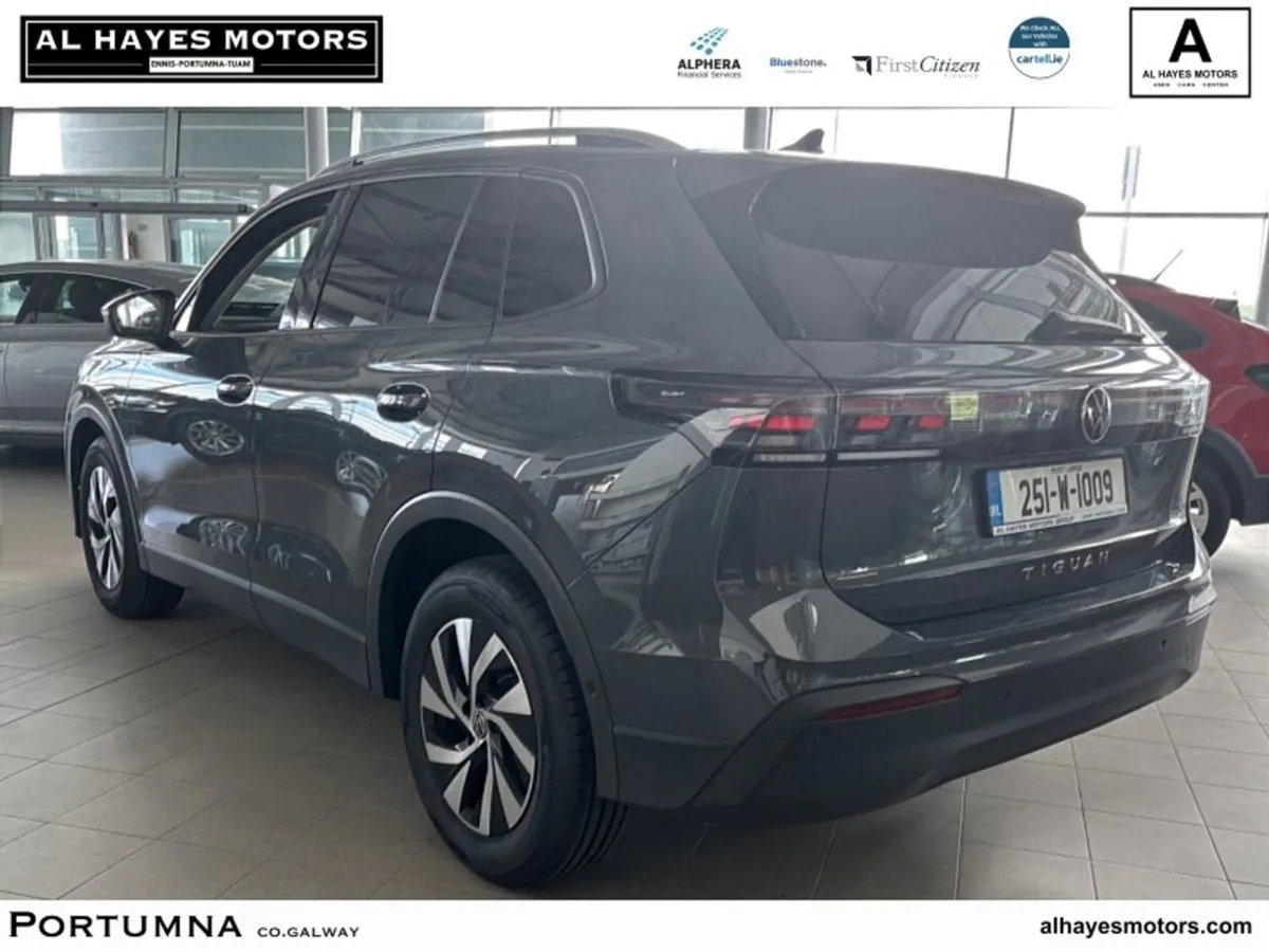 Volkswagen Tiguan Commercial Automatic 2.0 TDI 15 - Image 3