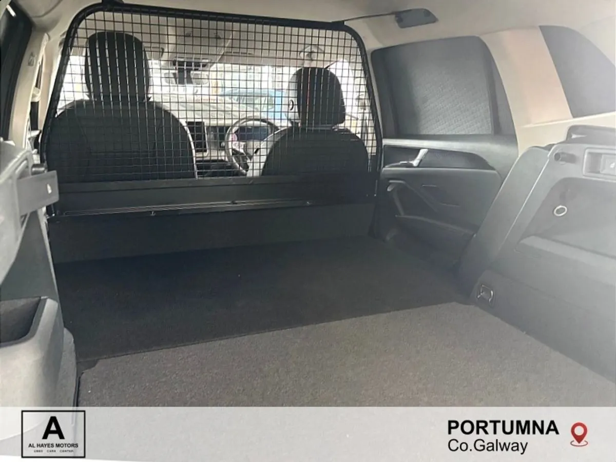 Volkswagen Tiguan Commercial Automatic 2.0 TDI 15 - Image 4