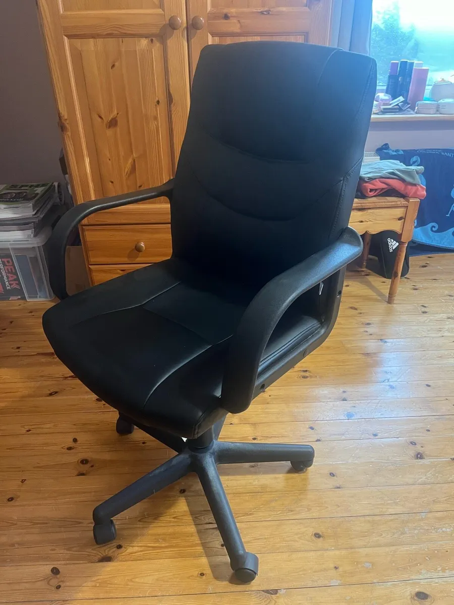 Office Chair, Desk, Side Table, Filing Cabinets - Image 4