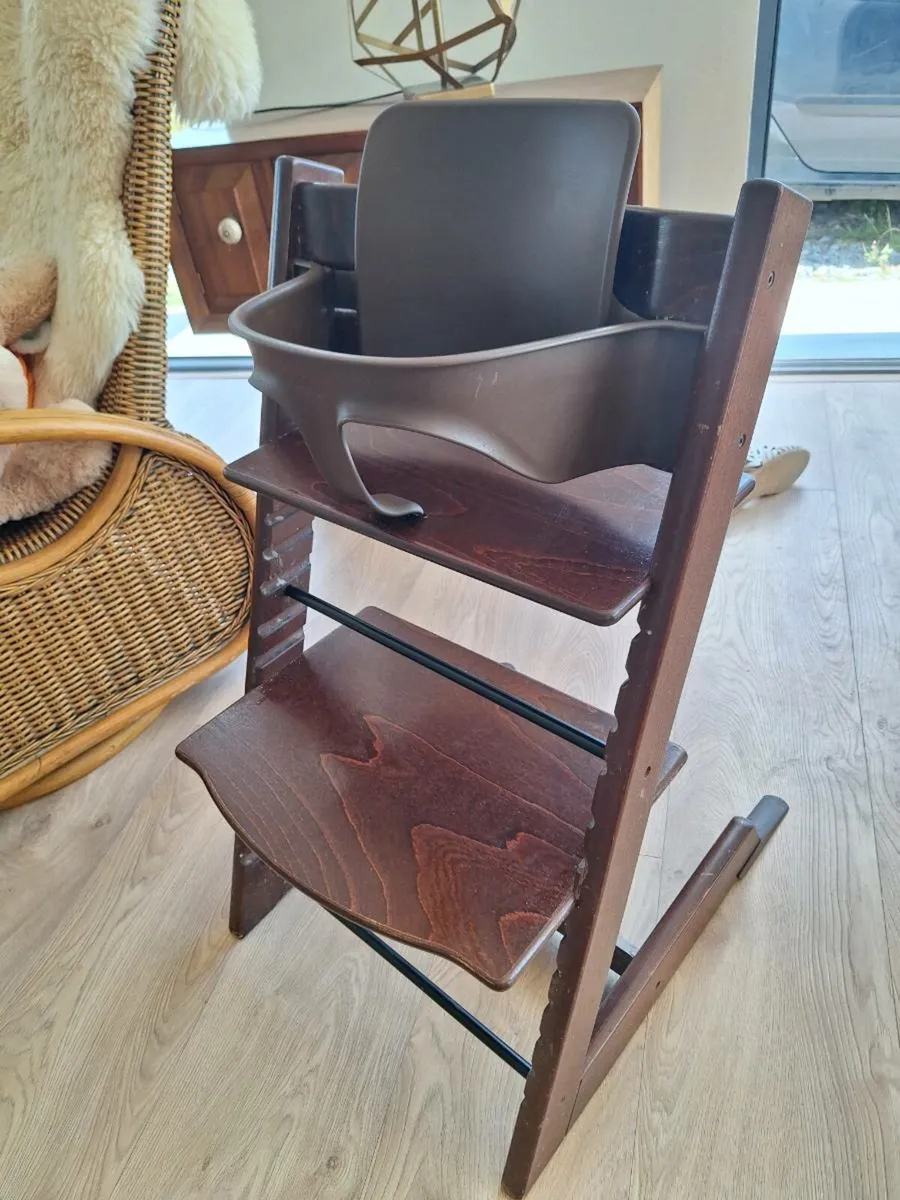 Baby high chair - Image 1