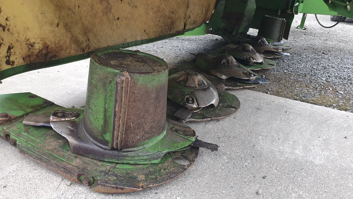Used Krone ECR280 Centre Pivot Heavy Duty Mower - Image 2