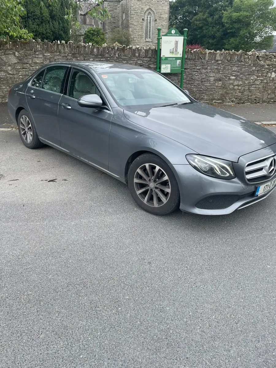 Mercedes E 220d - Image 1