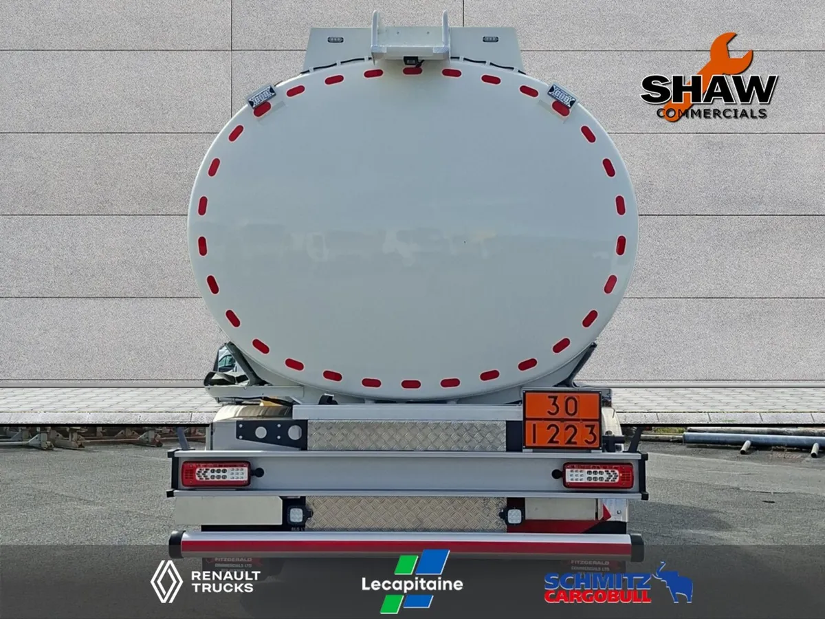 Renault T 380 6x2 Rear lift & steer Rigid Tanker - Image 4