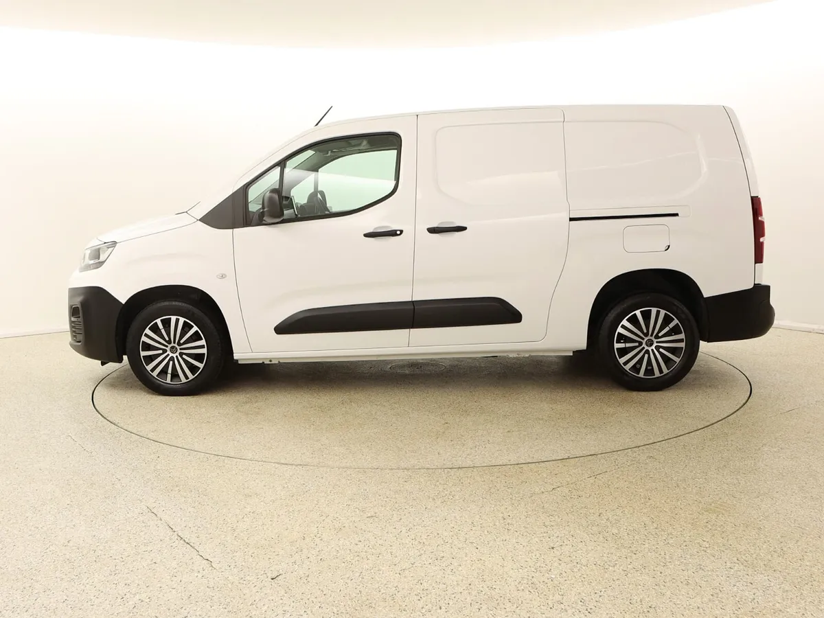 201 Citroen Berlingo 1.5 HDI Enterprise 3 seat LWB - Image 4