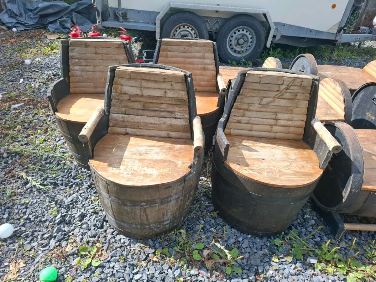 Barrel chairs (x6) - Image 1