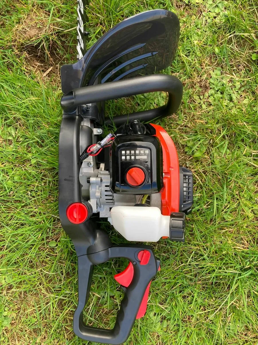 Petrol hedge trimmer new 24" blade - Image 3