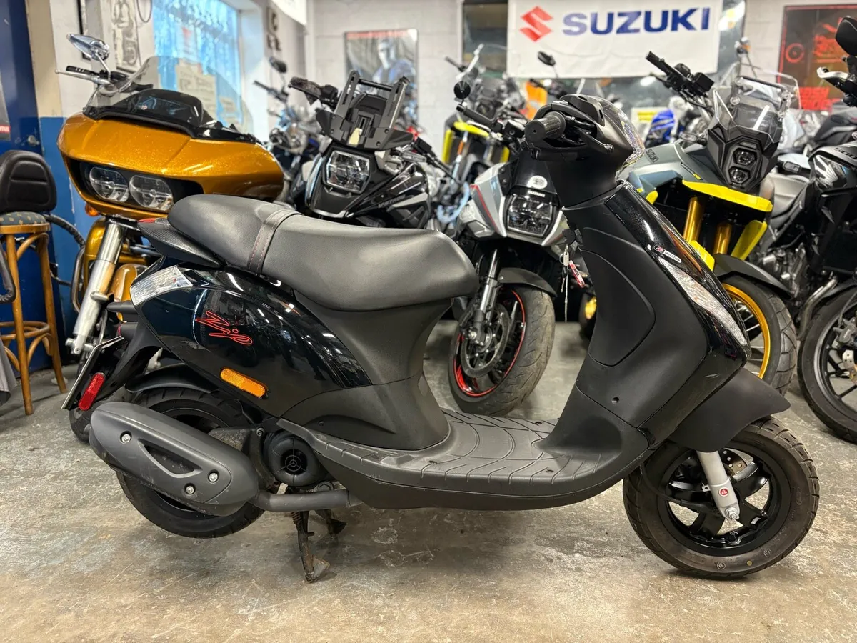 2023 Piaggo ZIP 50cc. - Image 1