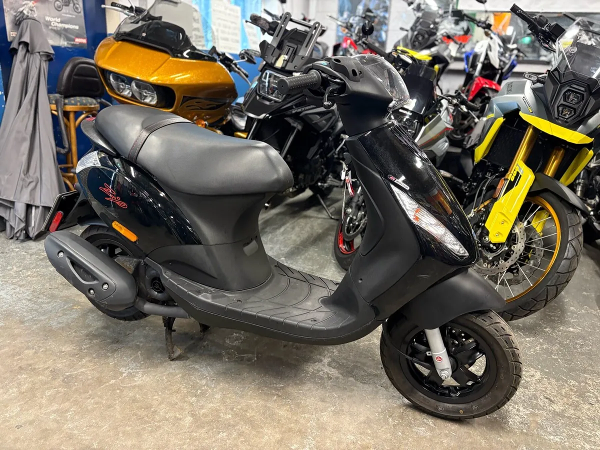2023 Piaggo ZIP 50cc. - Image 2