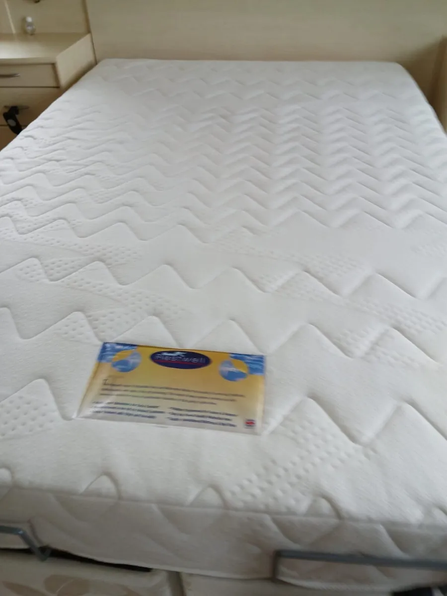 Richmond Electric Adjustable Bed - Image 1