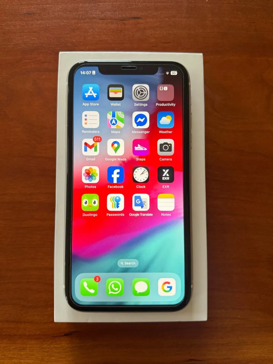 iPhone 11 - Image 2