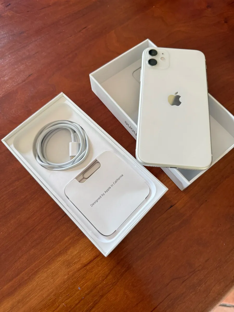 iPhone 11 - Image 3
