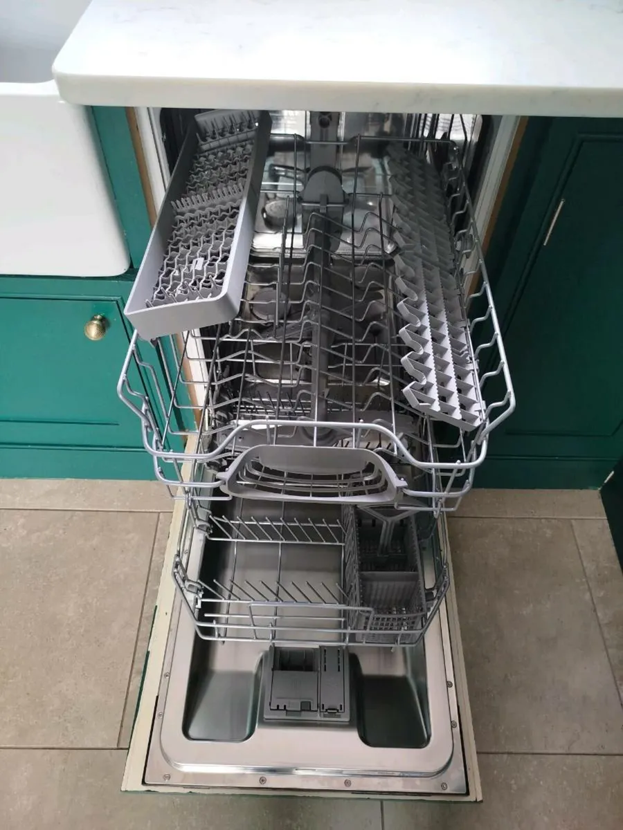 Dishwasher - Image 1