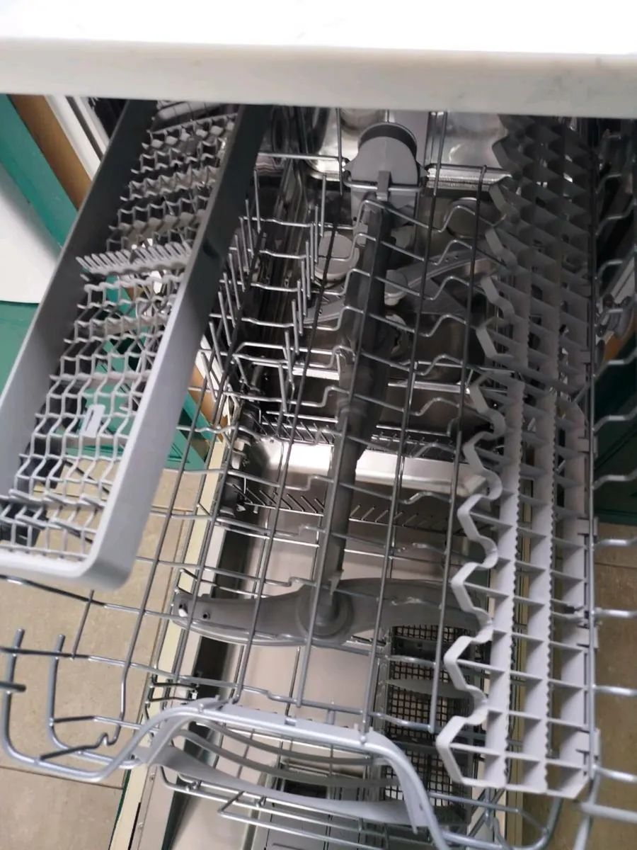 Dishwasher - Image 3