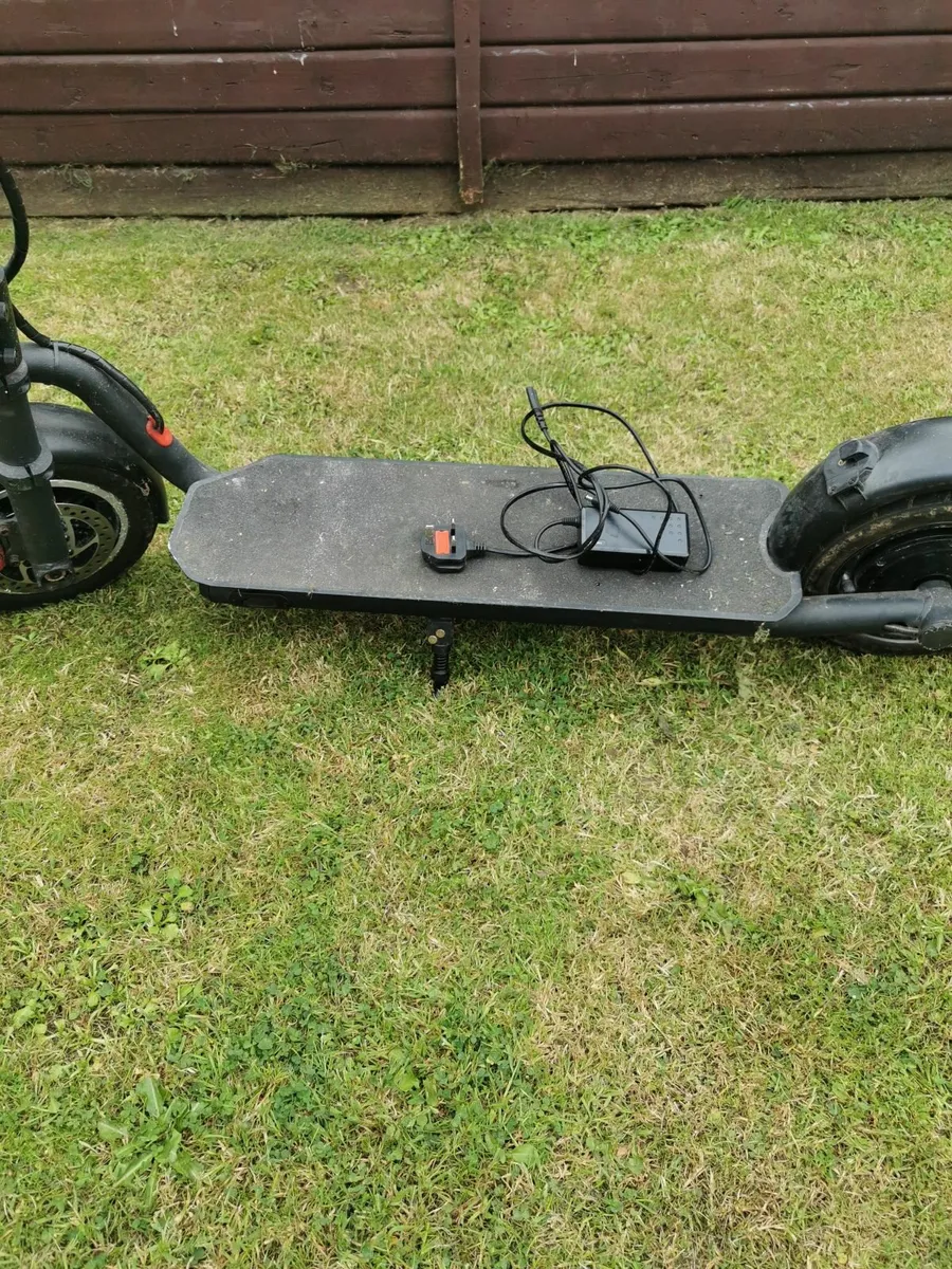 Electric scooter - Image 2