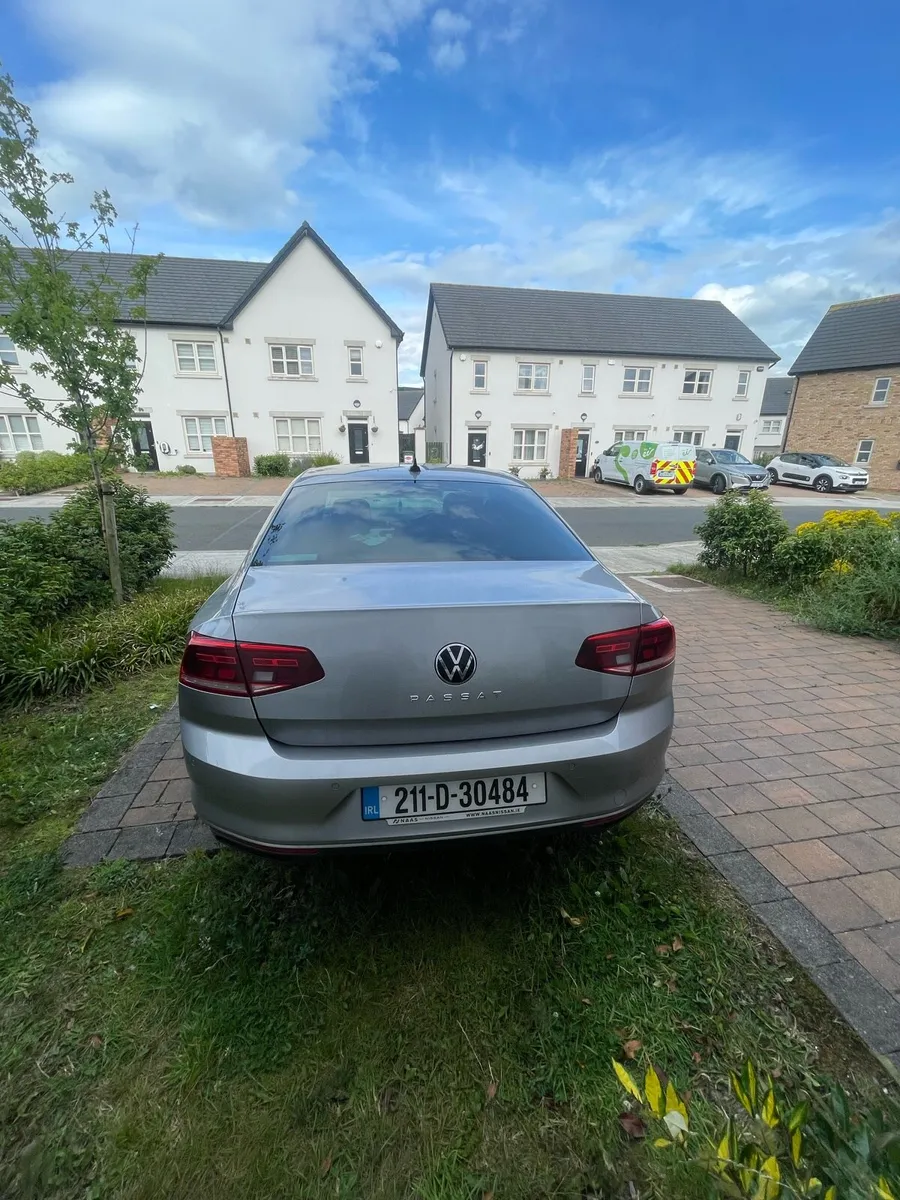 2021 Volkswagen Passat 2.0TDI - Image 2