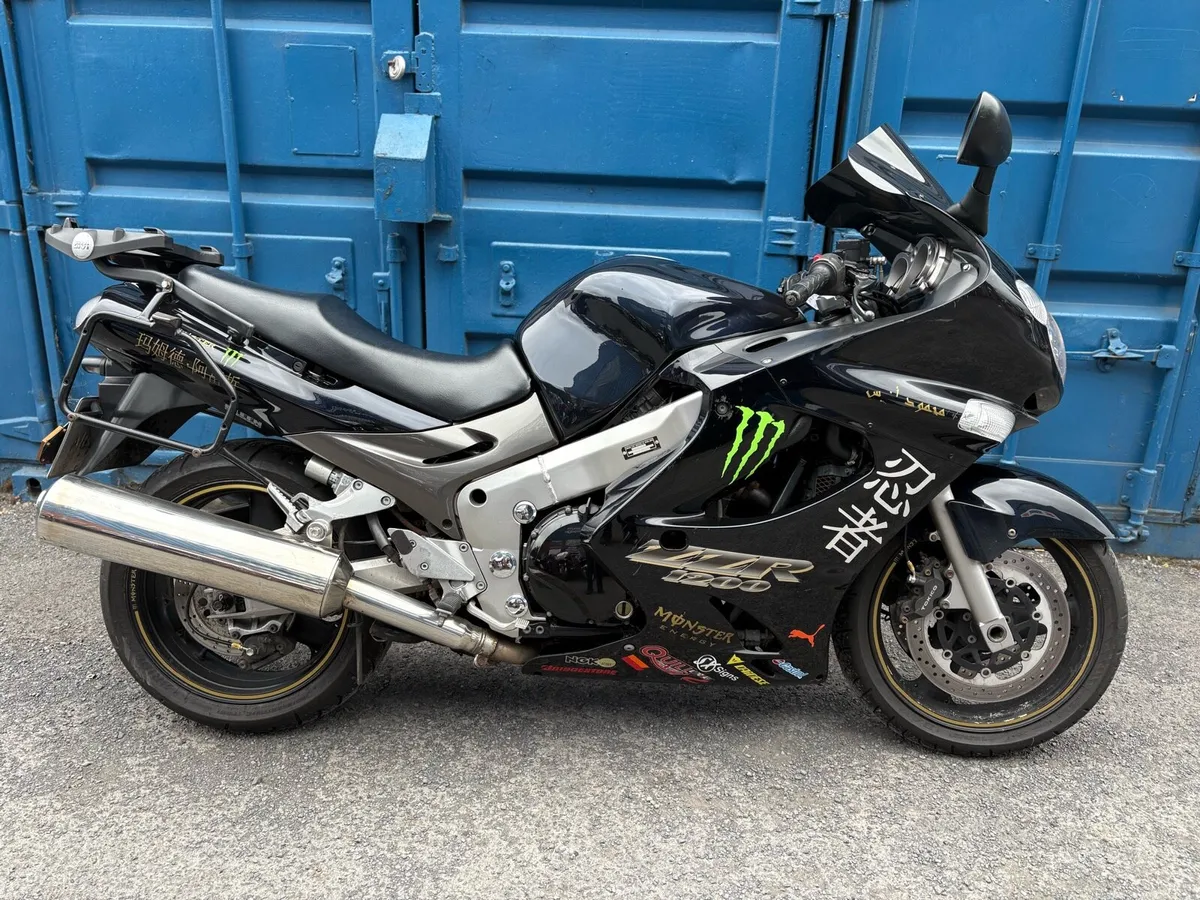 2002 Kawasaki ZZR1200 ( TRADE SALE!!!) - Image 1