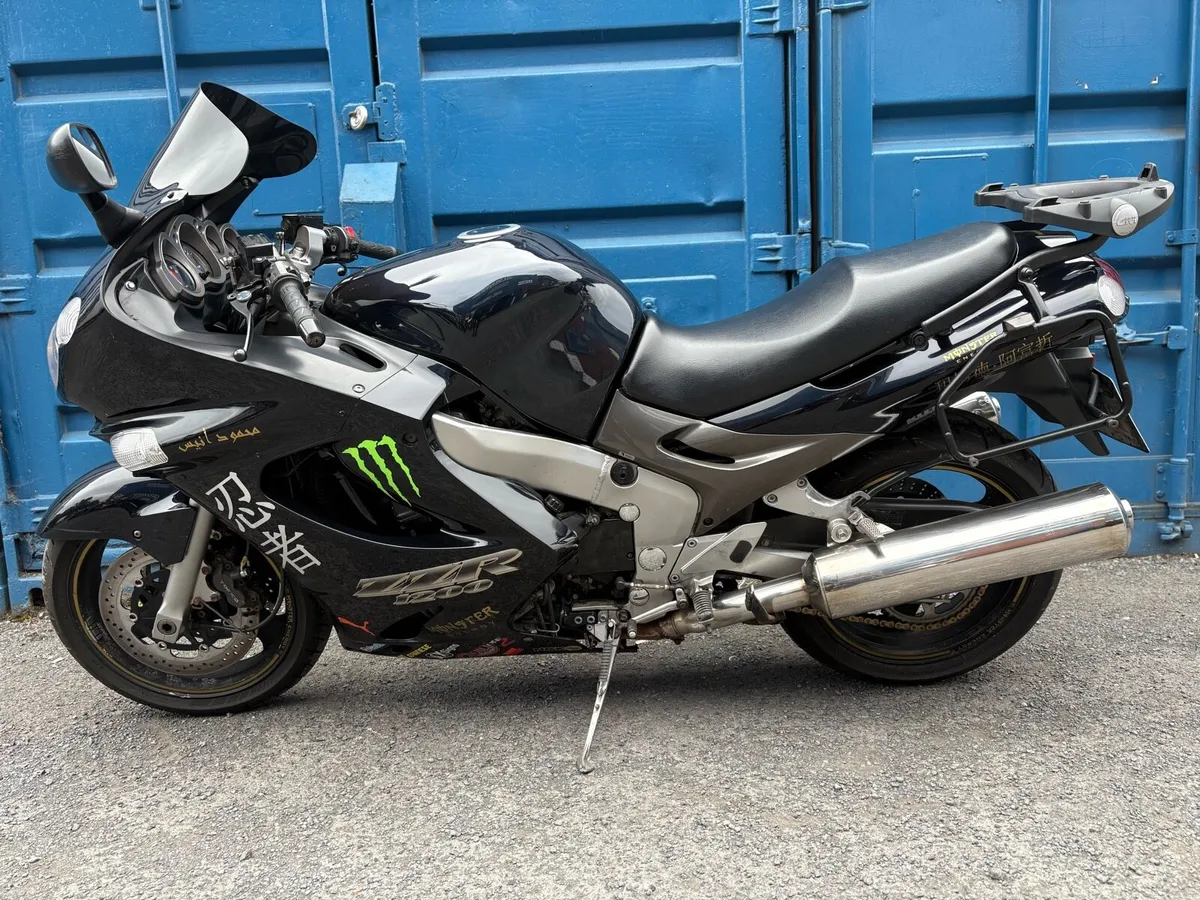 2002 Kawasaki ZZR1200 ( TRADE SALE!!!) - Image 4