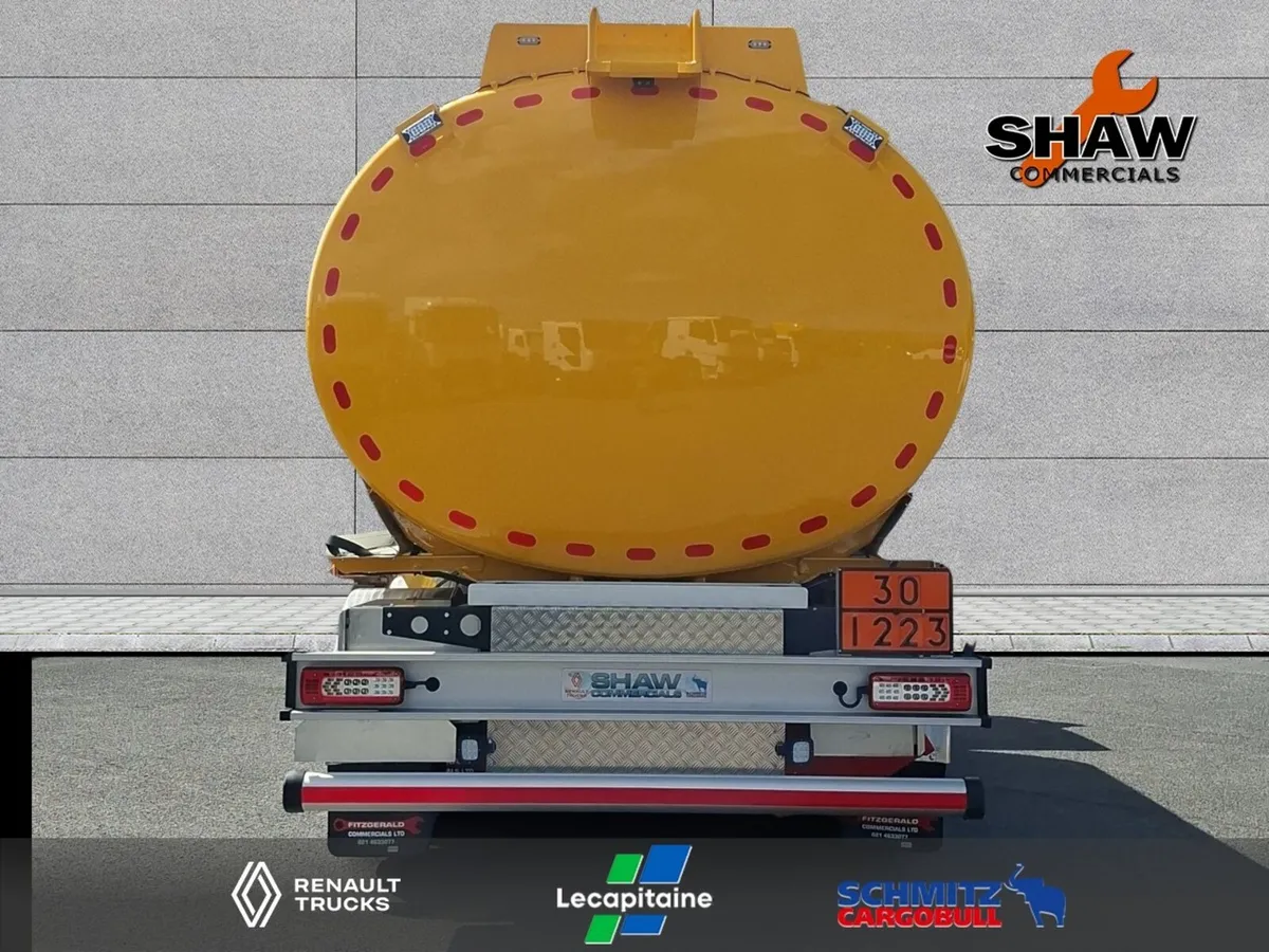 Renault T 380 6x2 Rear lift & steer Rigid Tanker - Image 4