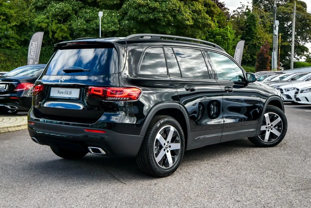 Mercedes-Benz GLB- Class 200d Progressive Night P - Image 2