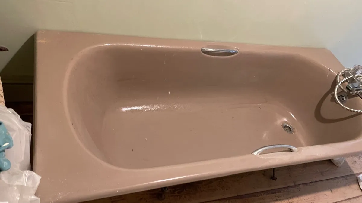 Free Cast Iron Baths - Image 1