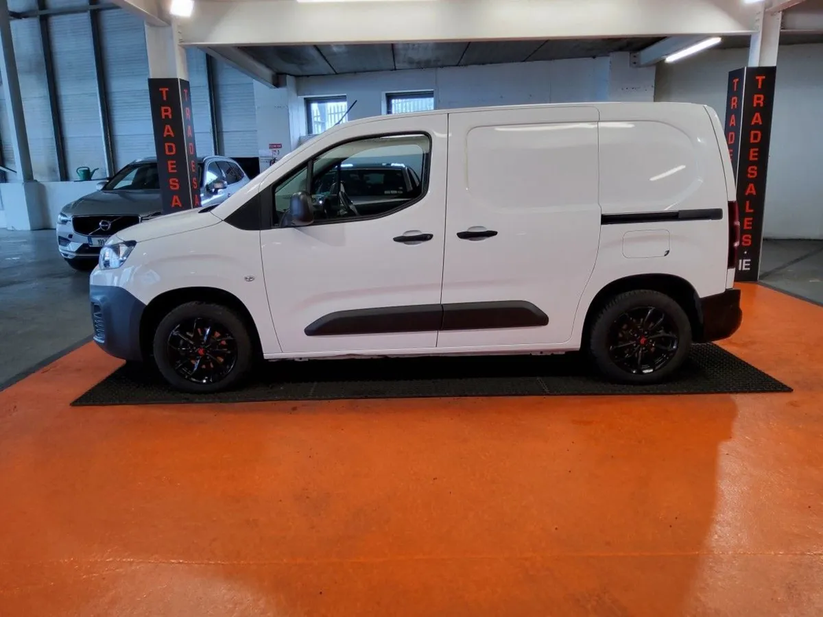 Citroen Berlingo Berlingo LX Bluehdi 75 MWB 650 - Image 3