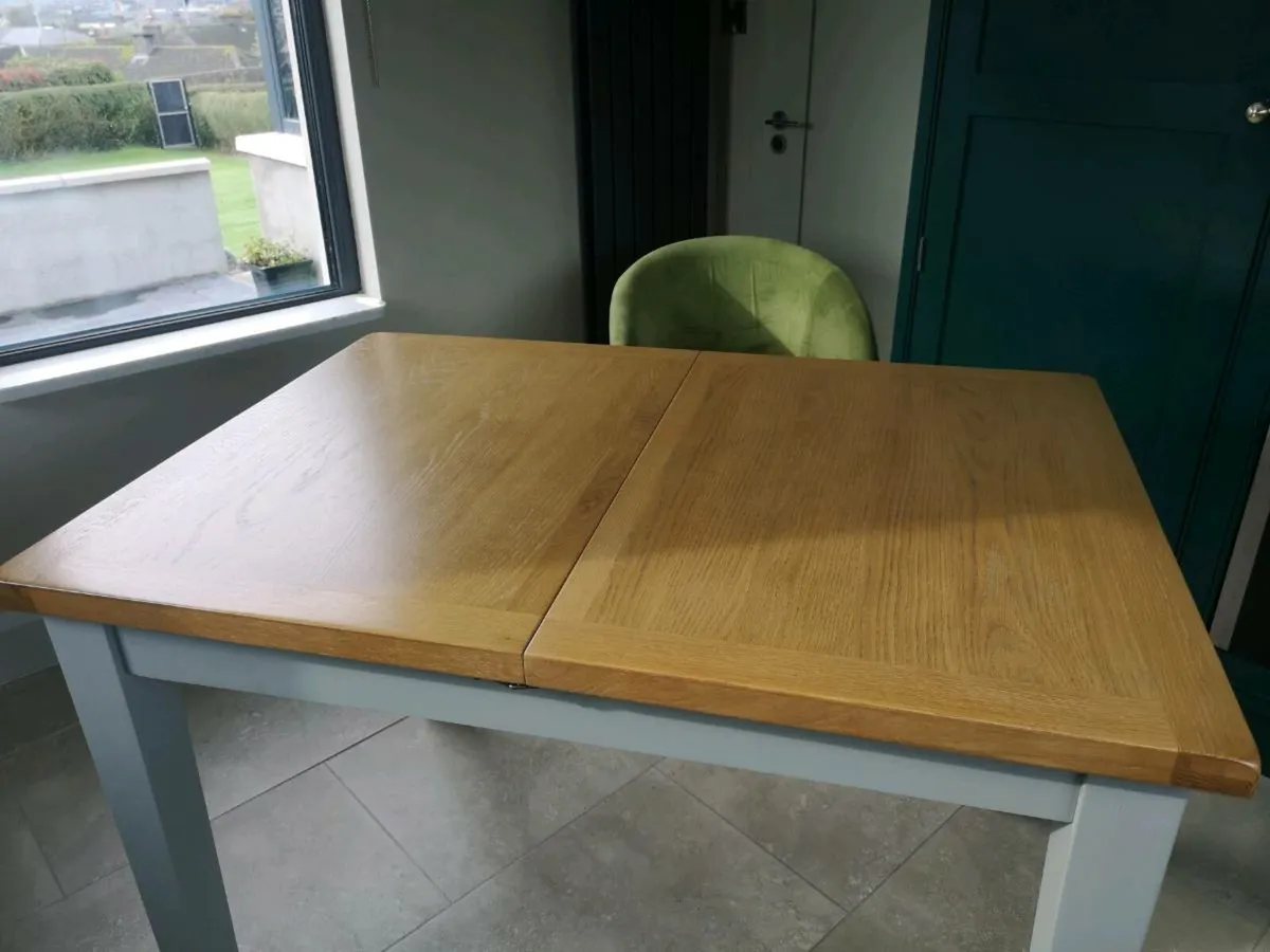 Oak table - Image 1