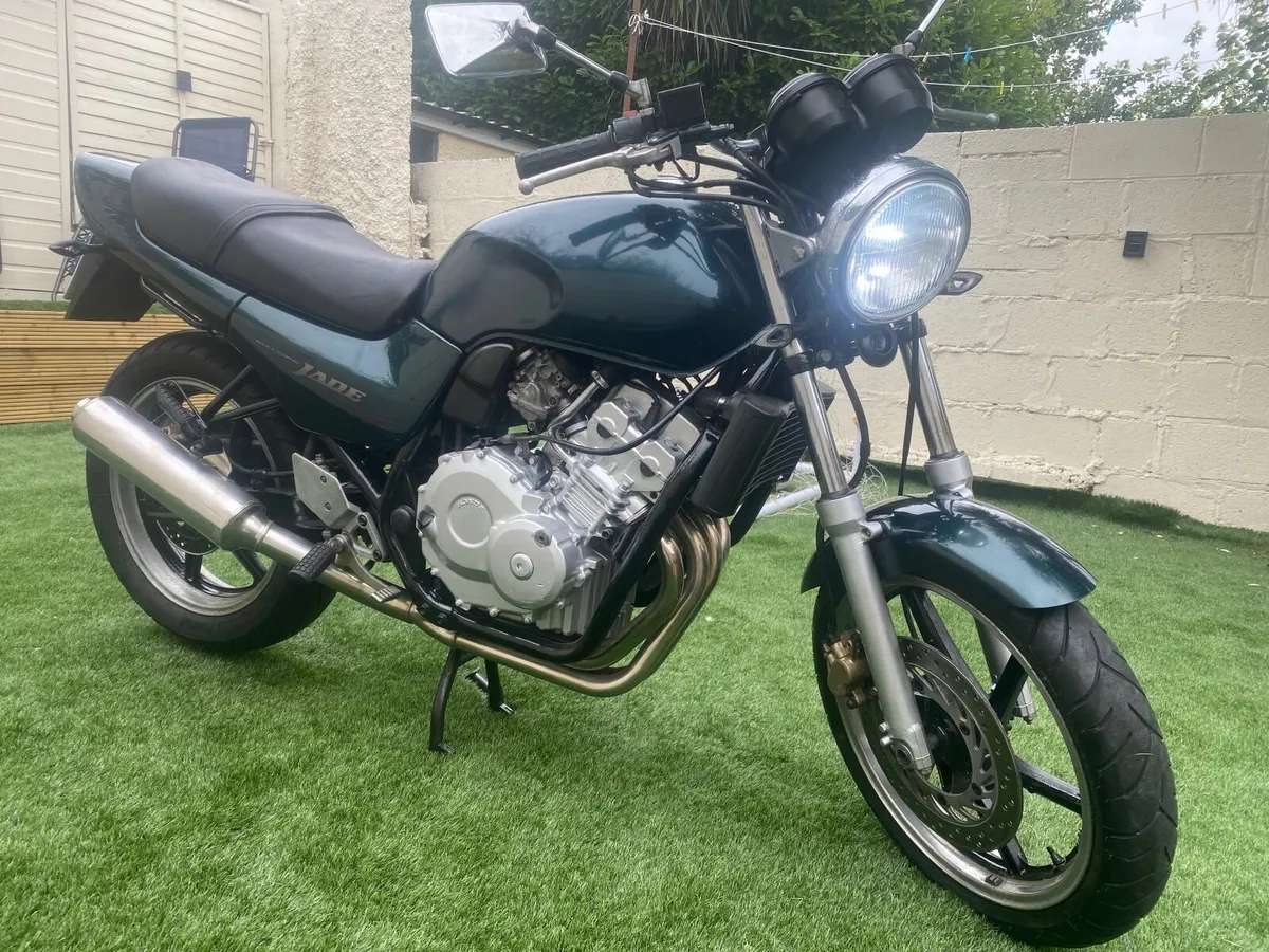 Honda cb250 jade 1997 - Image 4