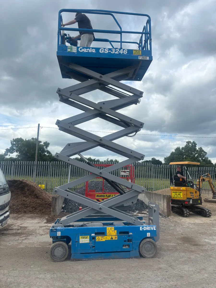 Genie scissors lift 3246 - Image 1