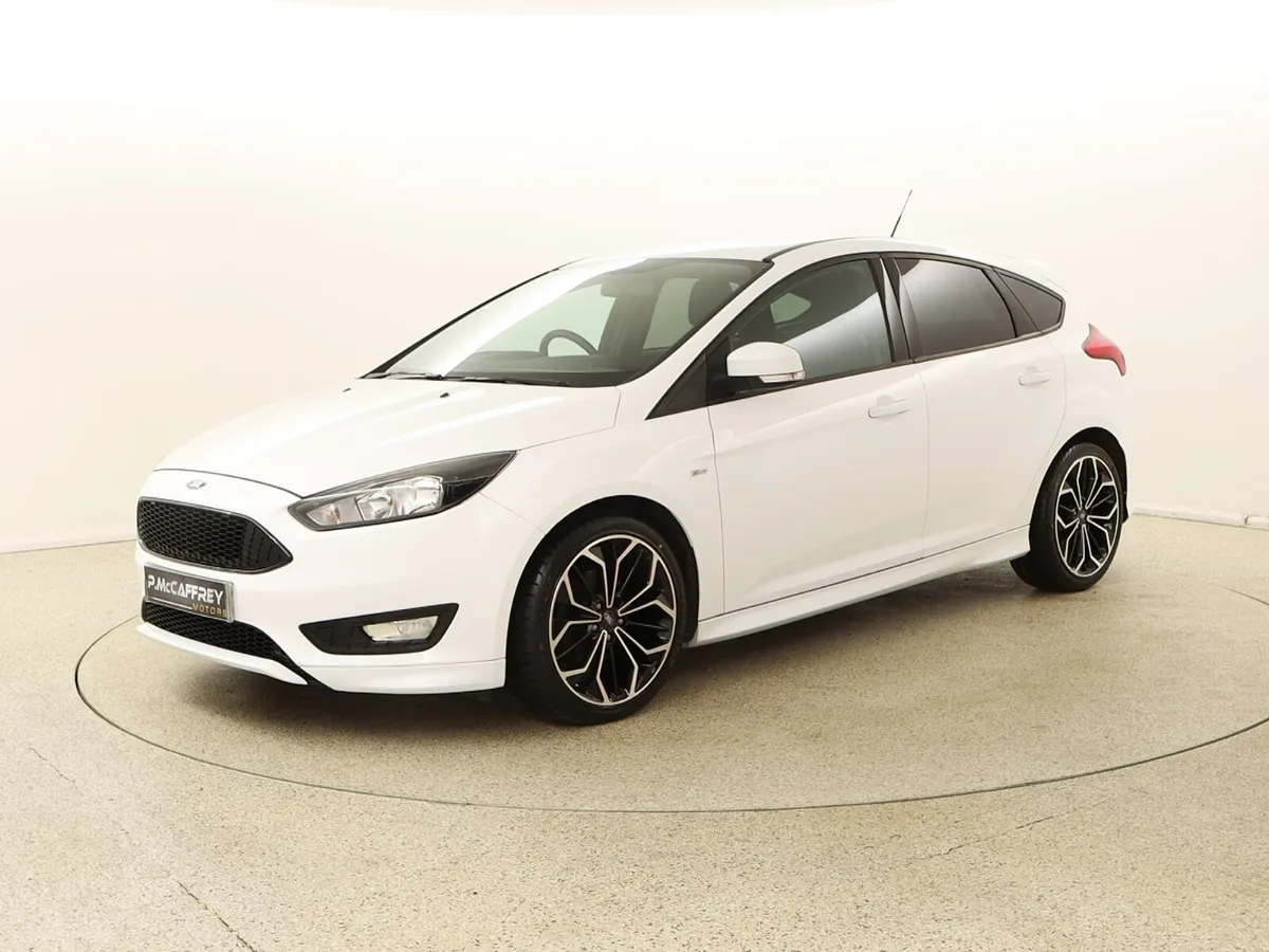 2017 FORD FOCUS ST-LINE 1.5 TDCI 120 BHP - Image 3