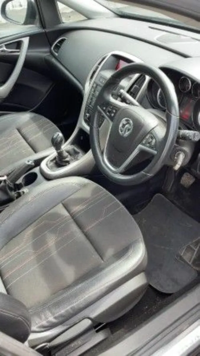 Vauxhall Astra 2014 - Image 2