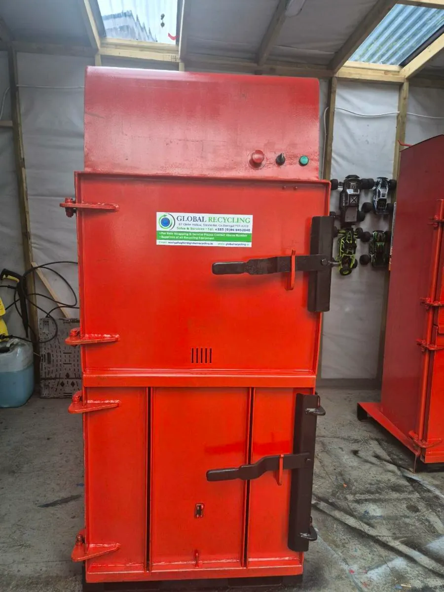 Cardboard baler compactor - Image 1