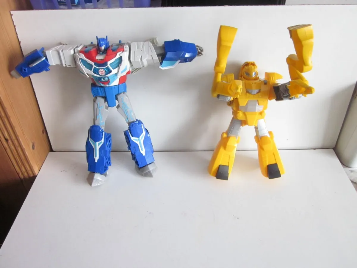 2 Transformers Power Surge & Bumblebee - Image 1